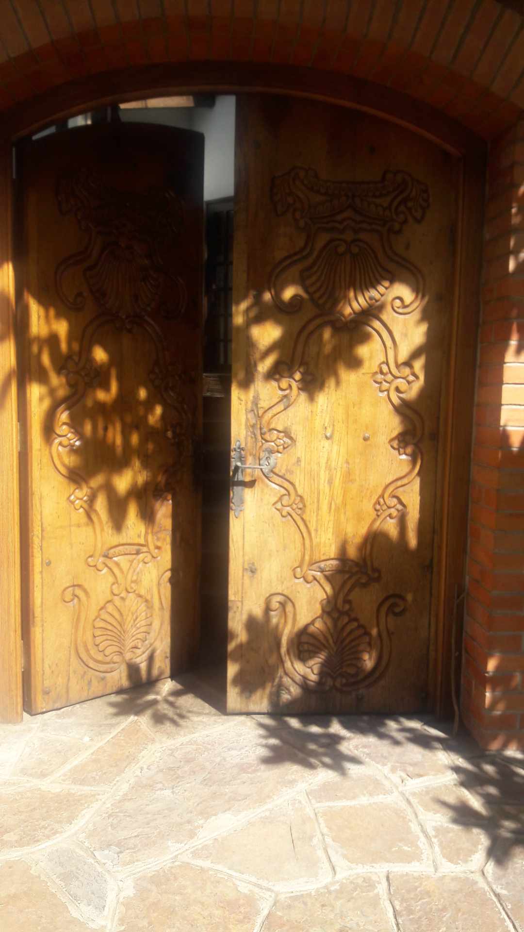 Casa en Obrajes en La Paz 5 dormitorios 6 baños 2 parqueos Foto 1
