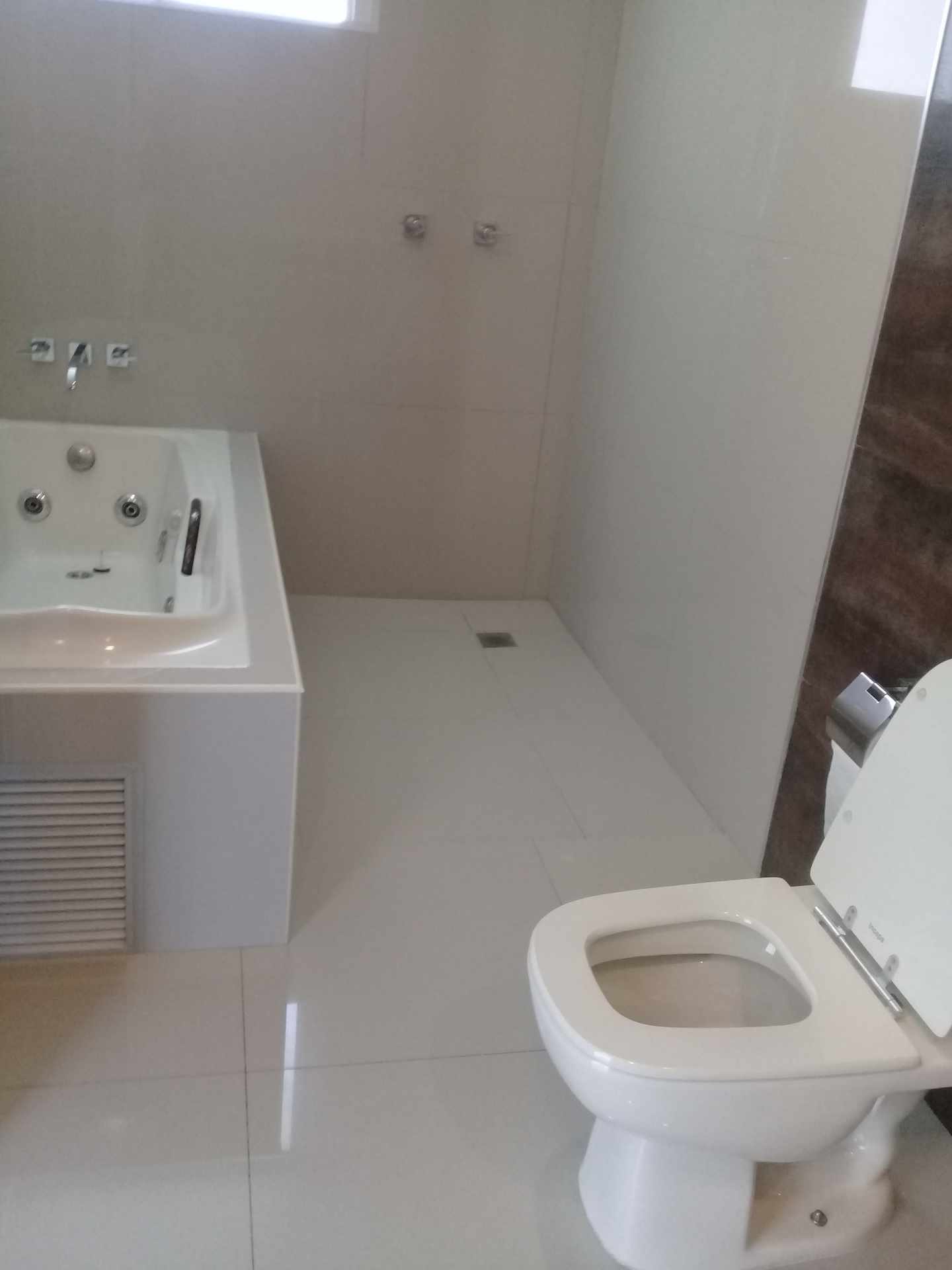 Departamento en VentaGualberto Villarroel 180 4 dormitorios 4 baños 2 parqueos Foto 5