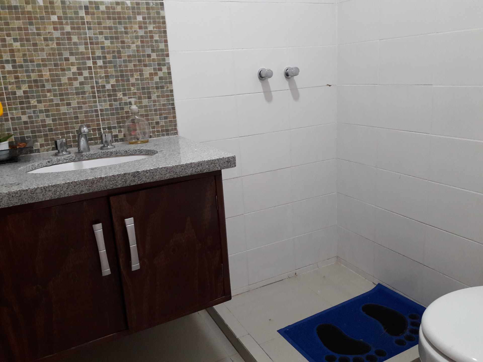 Casa en AlquilerCONDOMINIO SIERRA ALTA 
AV. VIRGEN DE COTOCA 8º ANILLO (2 CUADRAS DE LA AVENIDA) 3 dormitorios 2 baños 2 parqueos Foto 17