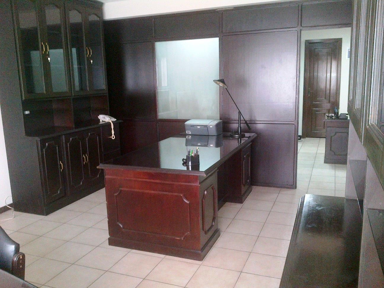 Oficina en Entre 1er y 2do anillo Norte en Santa Cruz de la Sierra 3 dormitorios 1 baños  Foto 1