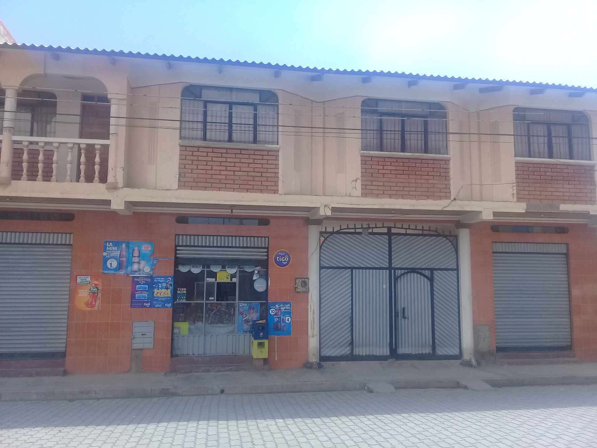 Casa en Villa Adela en El Alto 5 dormitorios 3 baños 3 parqueos Foto 1
