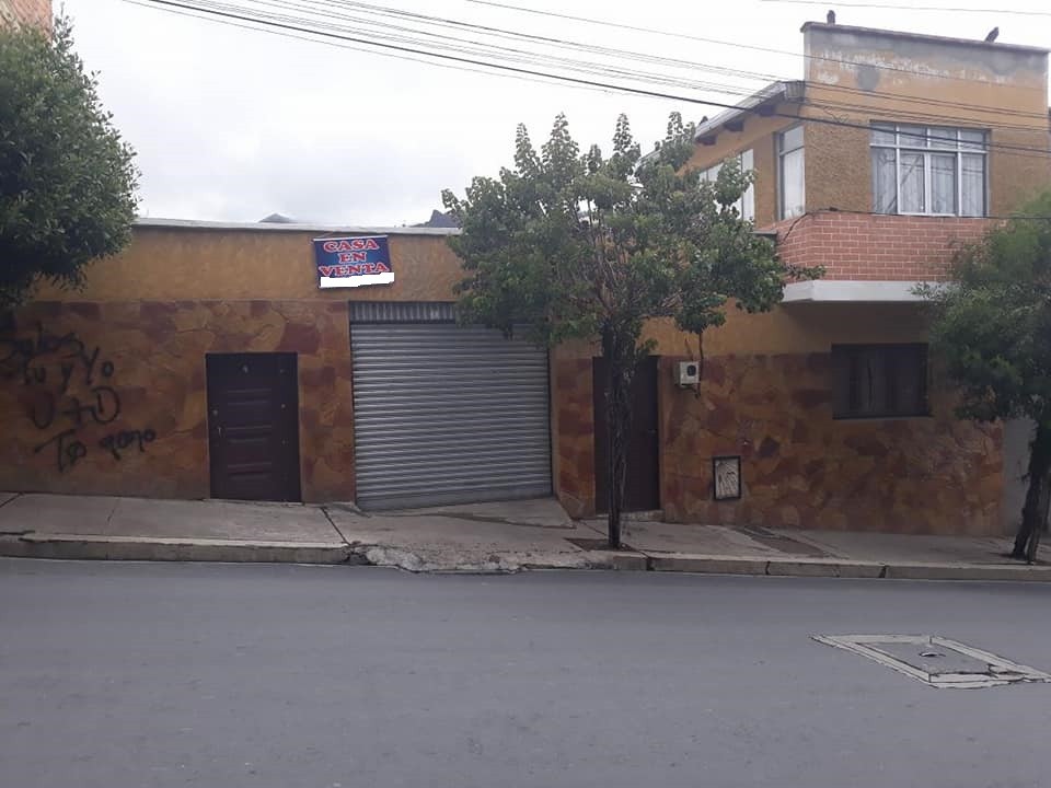 Casa en VentaMiraflores calle Nieves Linares Foto 1