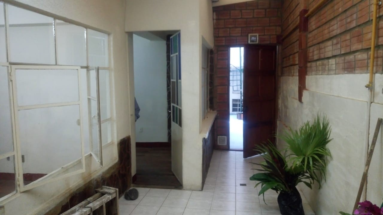 Departamento en Centro en La Paz 4 dormitorios 2 baños  Foto 3