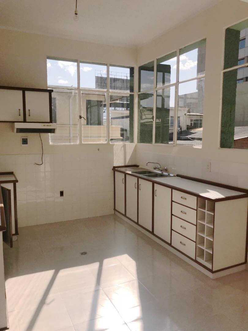 Oficina en Calacoto en La Paz 7 dormitorios 3 baños 10 parqueos Foto 4