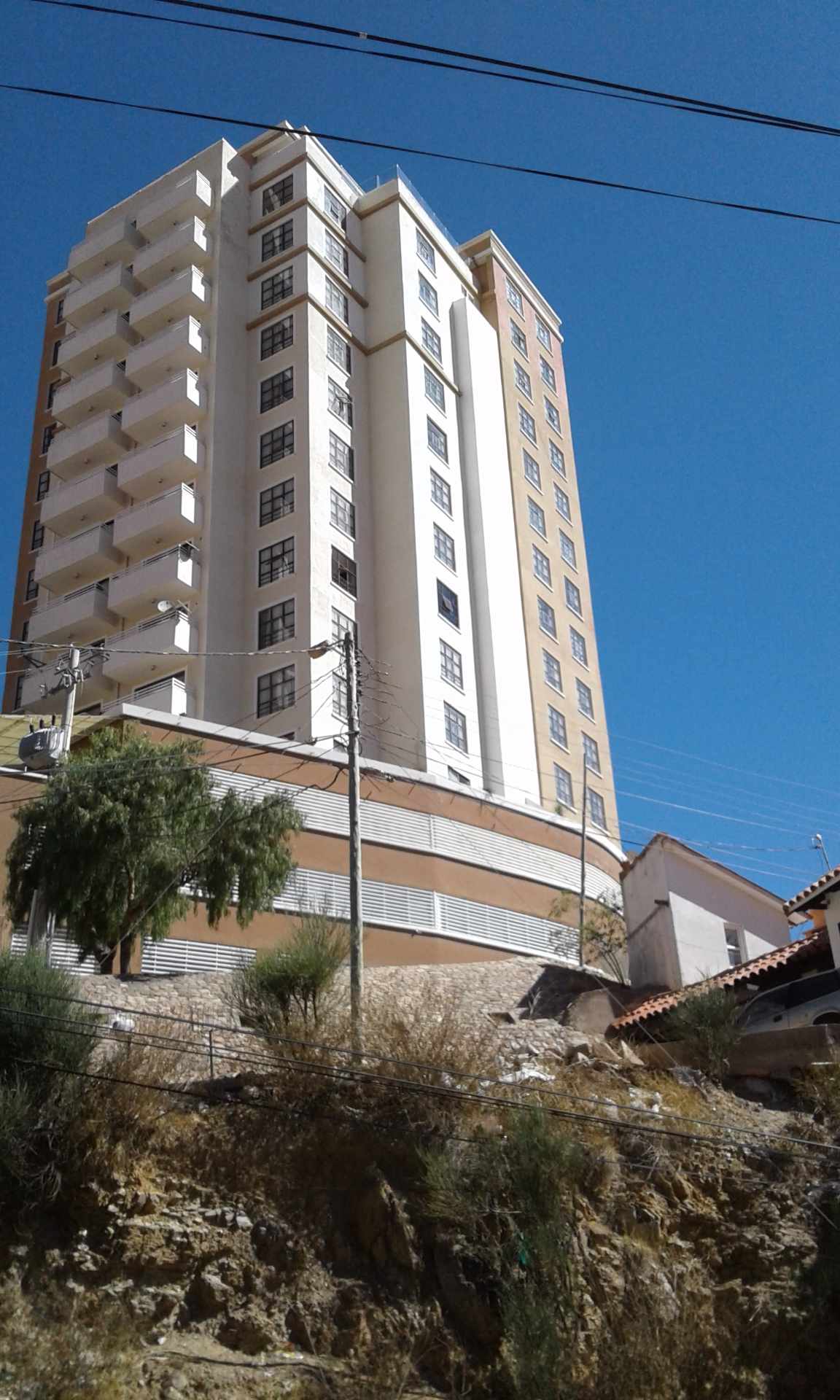 Departamento en VentaEDIFICIO BELLA VISTA. CALLE  LA PAZ. CIUDAD SUCRE.  3 dormitorios 2 baños 1 parqueos Foto 11