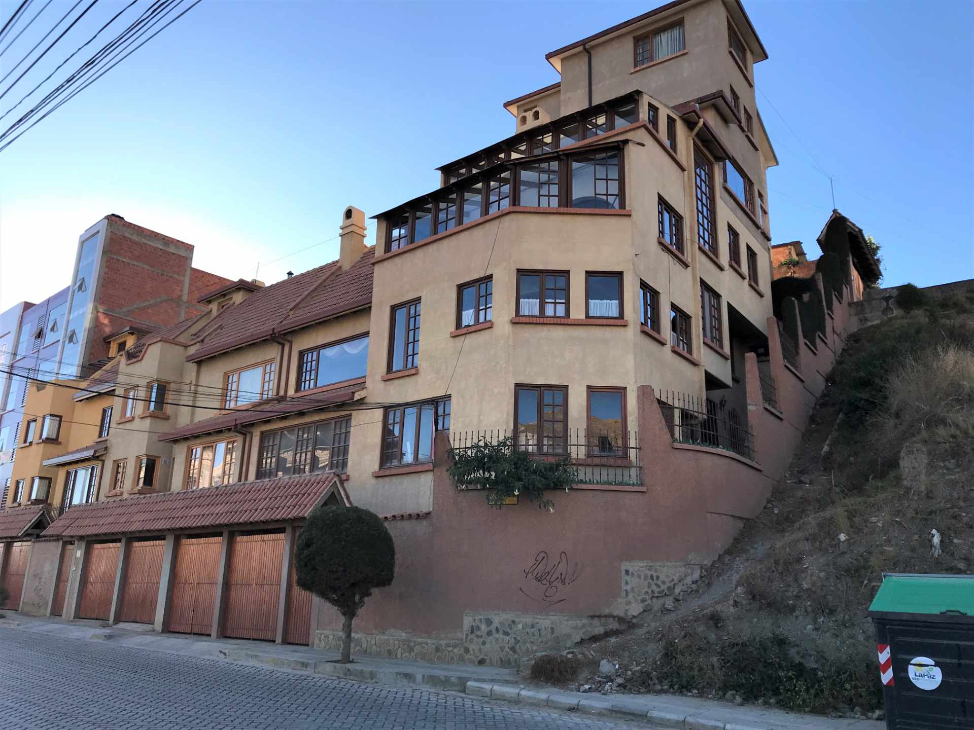 Casa en Chasquipampa en La Paz 3 dormitorios 3 baños 4 parqueos Foto 1