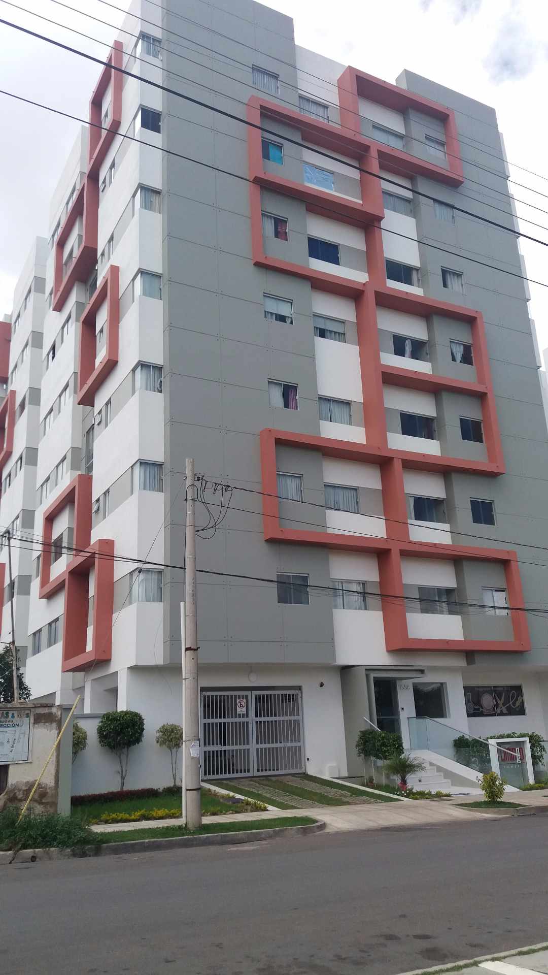 Departamento PLAZA FRANZ TAMAYO Foto 1