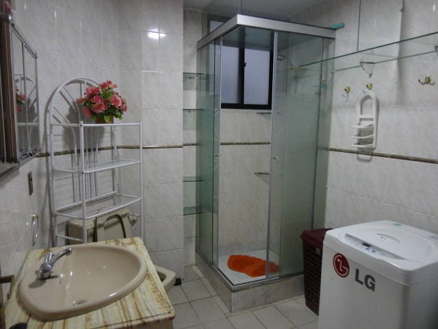 Departamento en San Pedro en La Paz 2 dormitorios 2 baños  Foto 2