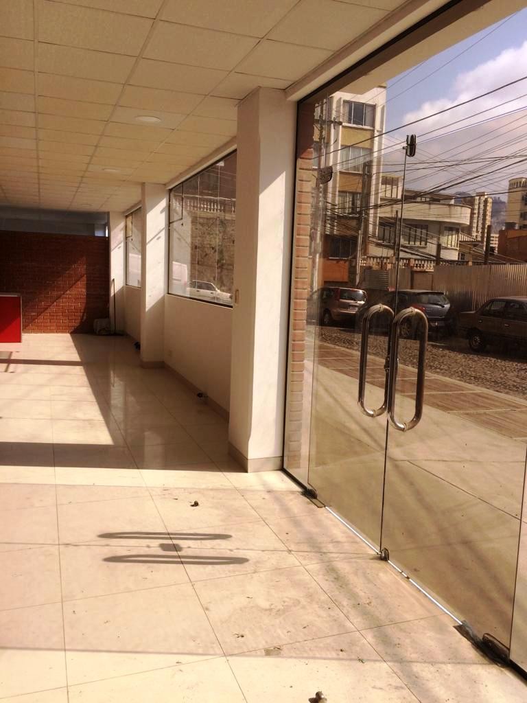Local comercial Edificio Cristo Rey, Esquina Rosendo Gutierrez y Enrique Finot Foto 4