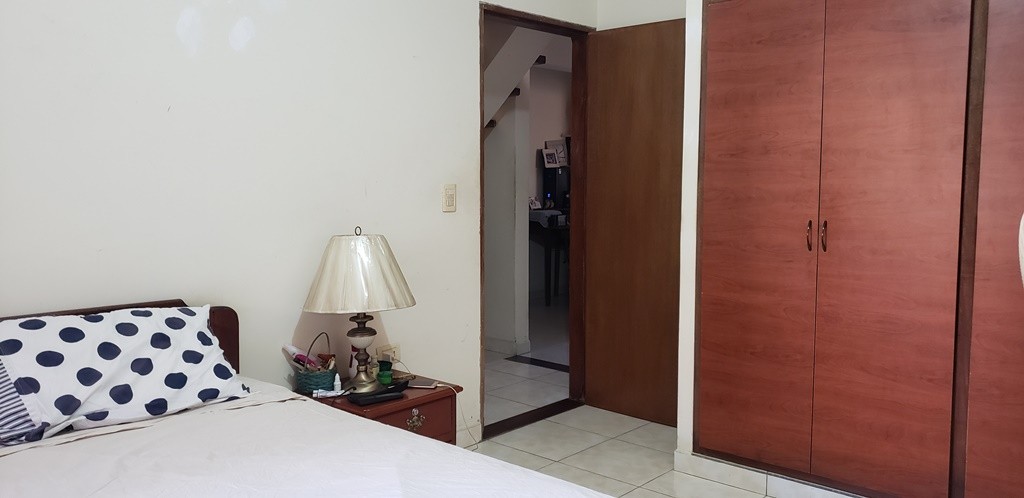 Casa en VentaAv. Radial 10 y Av. Sudamericana entre 4to y 5to Anillo 3 dormitorios 3 baños 2 parqueos Foto 4
