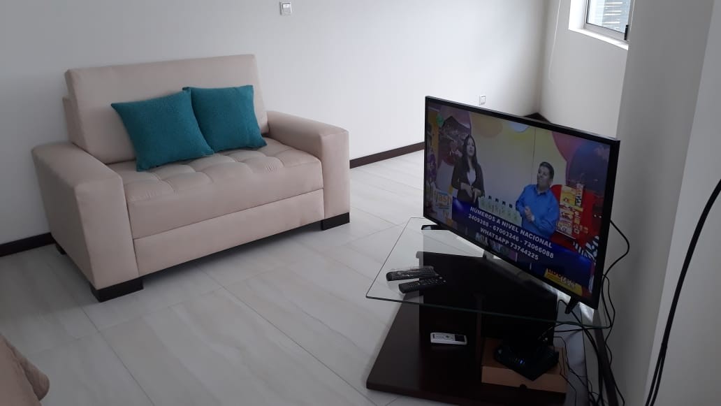 Departamento en Alquiler4to anillo y calle Los Cedros.Centro Empresarial Equipetrol.Santa Cruz de la Sierra .Bolivia Foto 7