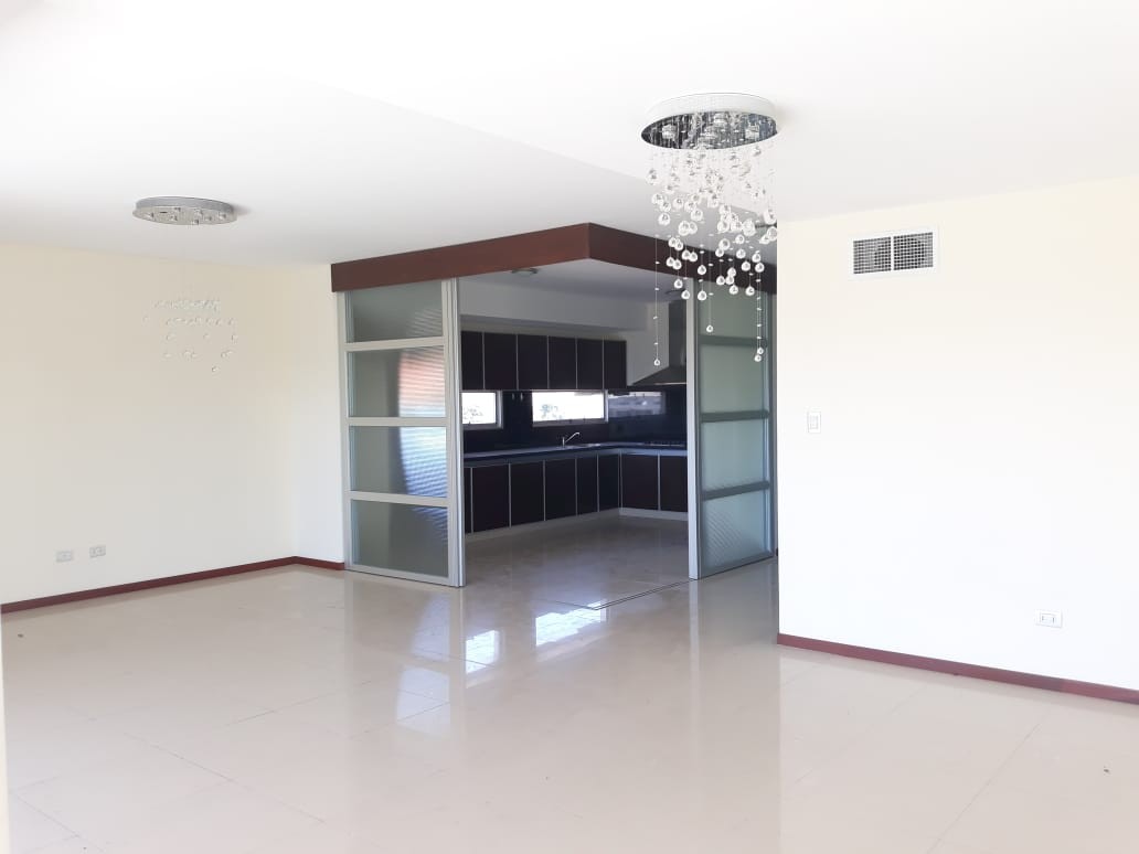 Departamento en AlquilerCONDOMINIO EQUIPETROL 2 en Canal Isuto entre 2do. y 3er. anillo 3 dormitorios 3 baños 2 parqueos Foto 28