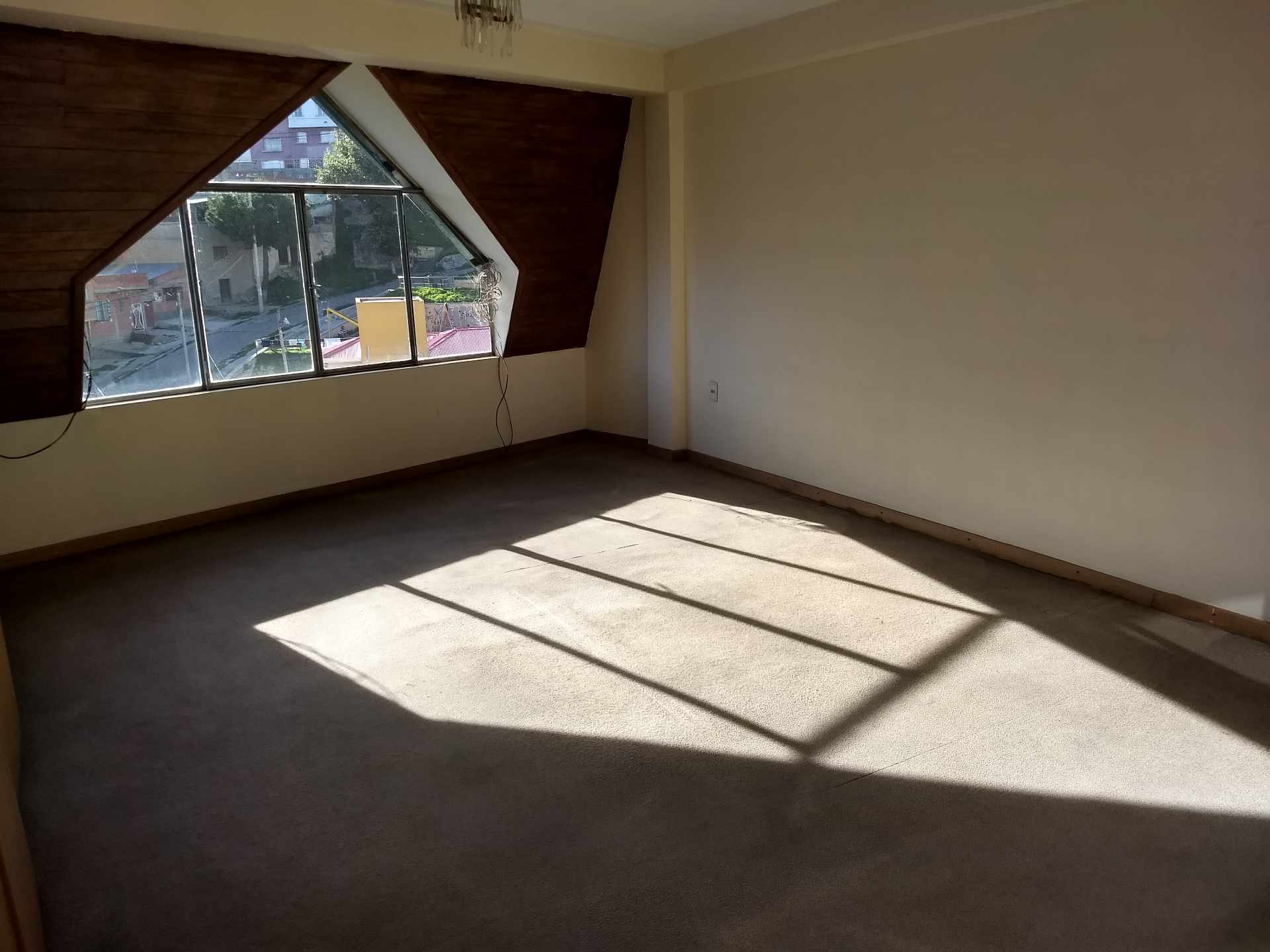 Departamento Av Tejada Sorzano #1301 esq. San Salvador Foto 6