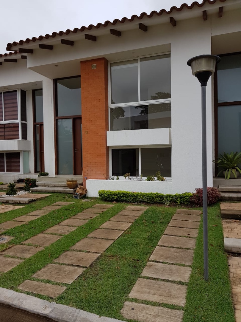 Casa en VentaCasa en venta lujosa para inversión con inquilinos zona norte  Foto 8