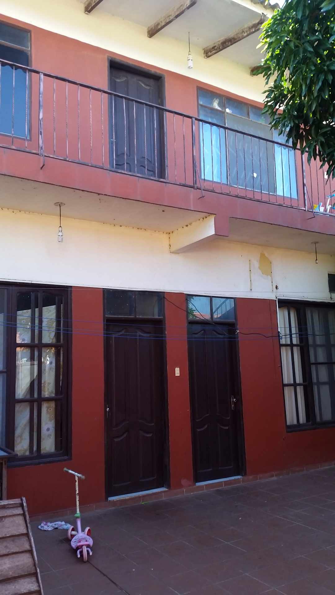 Casa Av. 3 pasos al frente, 4to anillo, barrio Convifacg, calle  2, # 4155. UV. 80, mza. 21, lote 36 Foto 3