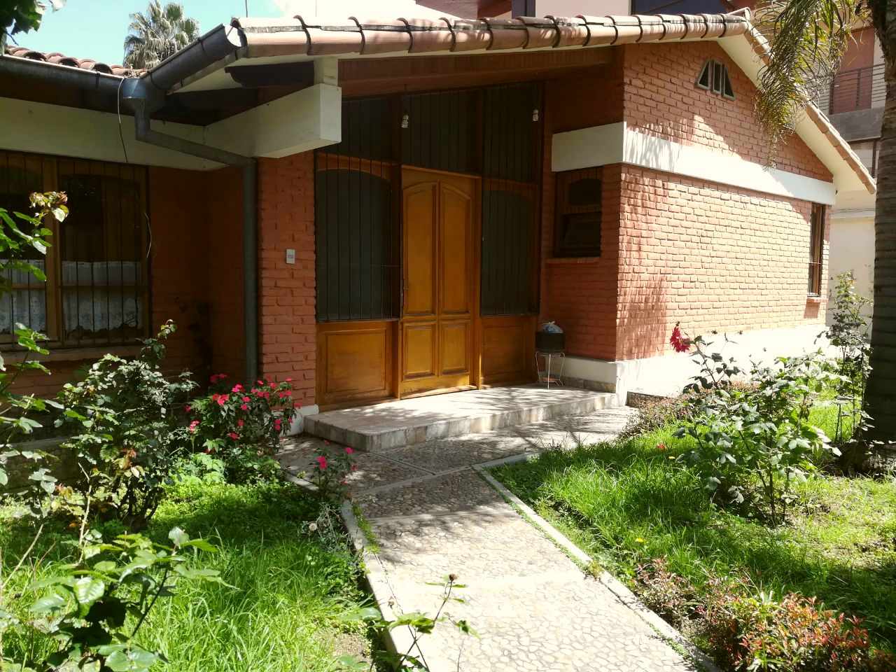 Casa en VentaQueru queru 3 dormitorios 3 baños 2 parqueos Foto 1