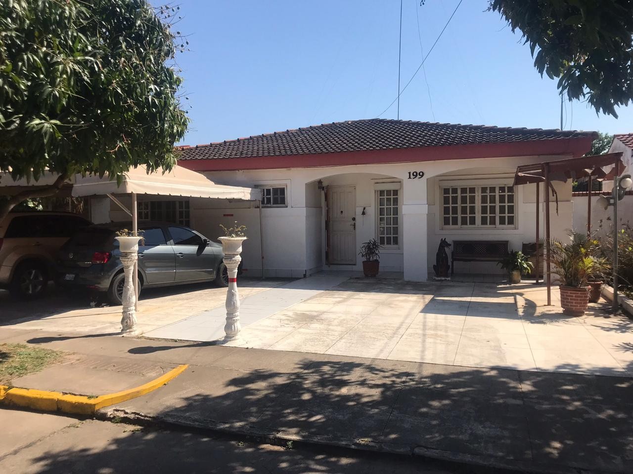 Casa en Pampa de la isla en Santa Cruz de la Sierra 5 dormitorios 4 baños 2 parqueos Foto 1