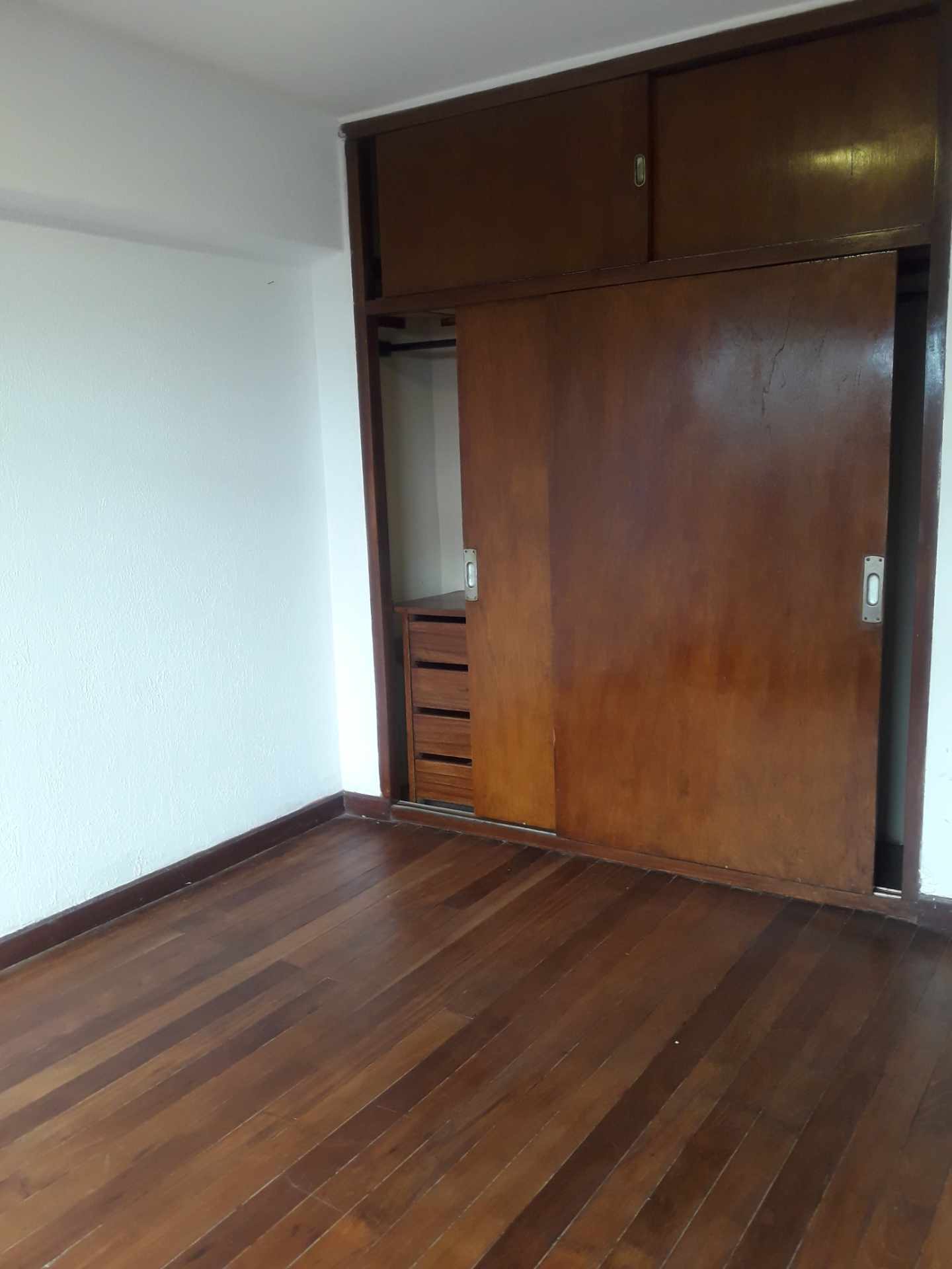 Departamento en Miraflores en La Paz 3 dormitorios 1 baños  Foto 7