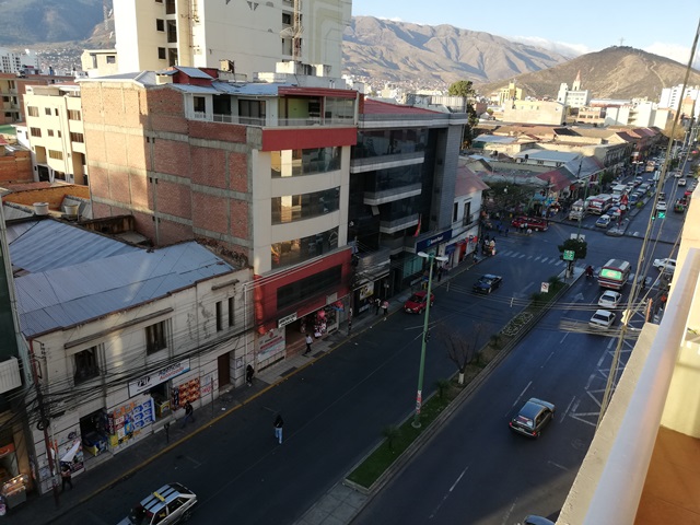 Departamento en VentaAv. Heroinas casi Av. Ayacucho 3 dormitorios 3 baños  Foto 2