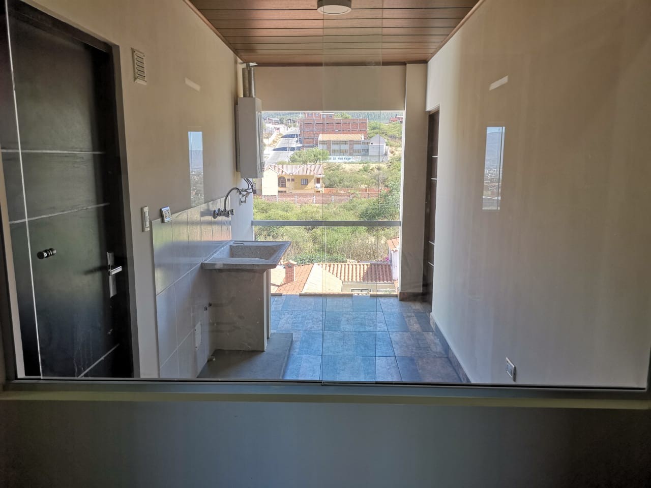 Departamento en VentaBarrio SENAC, Av. Héroes de la Tablada, 6 cuadras antes de Aldeas Infantiles. 3 dormitorios 2 baños 2 parqueos Foto 7