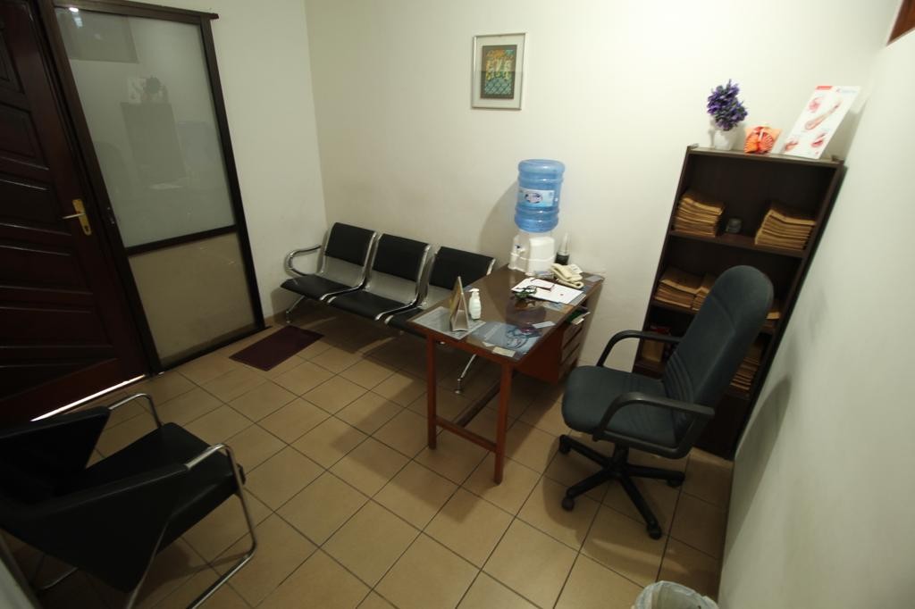 Casa en VentaSobre la calle Suarez Arana, entre la calle Barrón y Av. Uruguay a 60 mts. del 1er anillo. 5 dormitorios 5 baños  Foto 4