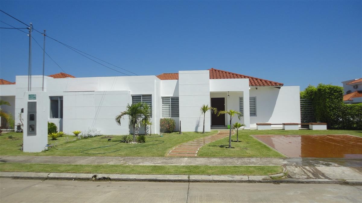 Departamento en AlquilerCASA EN ALQUILER, Zona Urubó. Condominio Santa Cruz De La Colina Foto 1