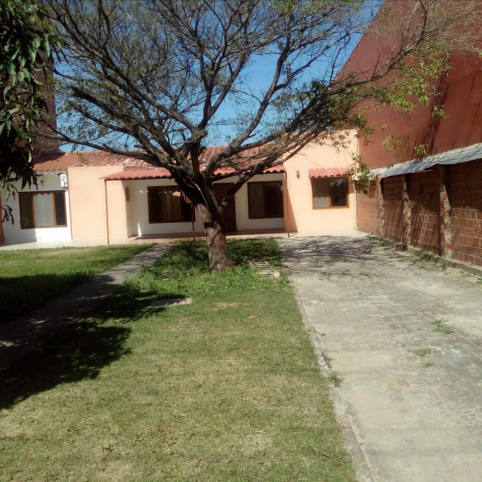 Casa Ubicada por la zona Norte Cerca de la Universidad UCEBOL. Foto 3