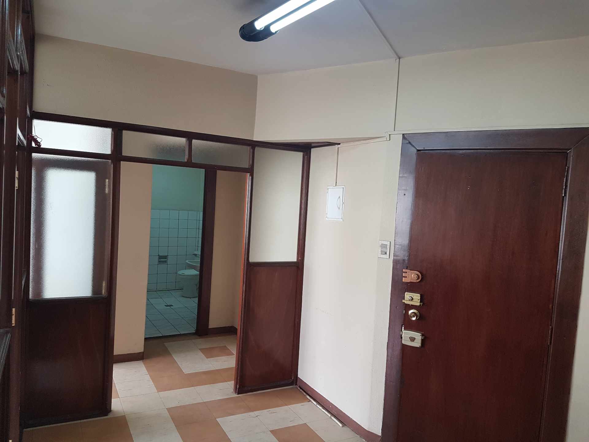 Oficina en AnticréticoAv. Mariscal Sta. Cruz Nº 1285 Edificio Bolivar  pIso 3 of. 302 Foto 4