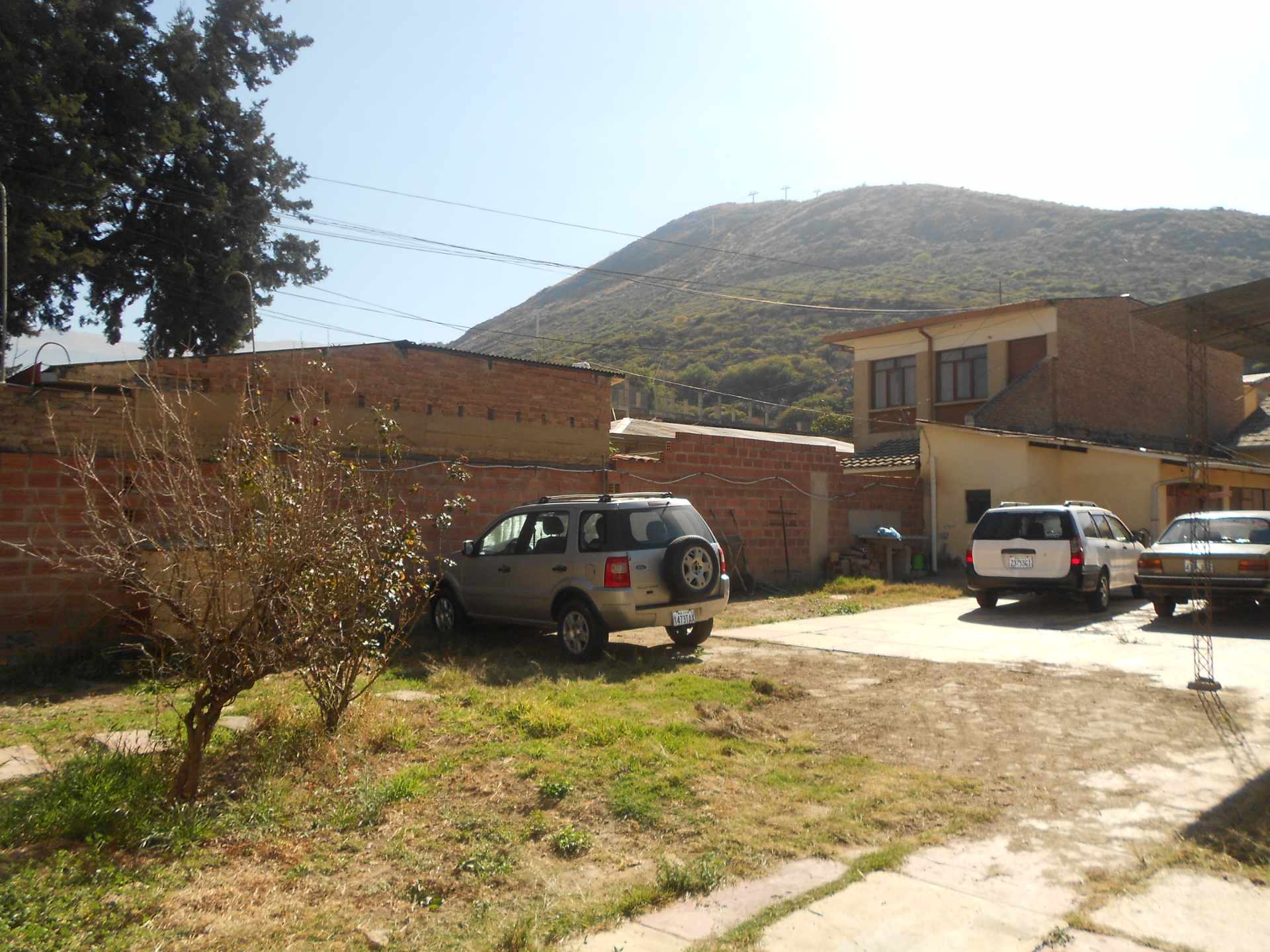 Casa en Las Cuadras en Cochabamba 5 dormitorios 2 baños 10 parqueos Foto 4