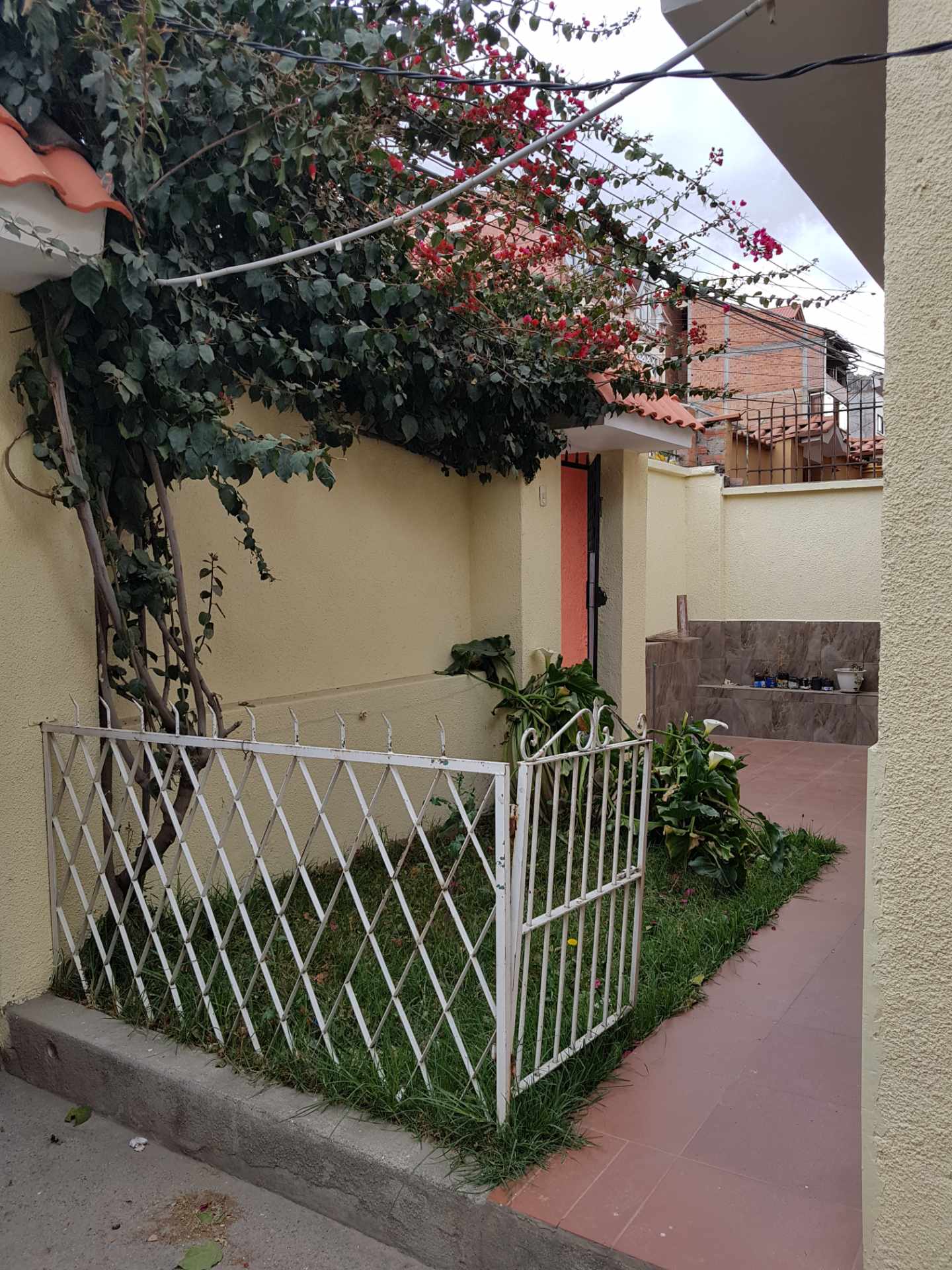 Casa en Bolognia en La Paz 2 dormitorios 1 baños 3 parqueos Foto 2
