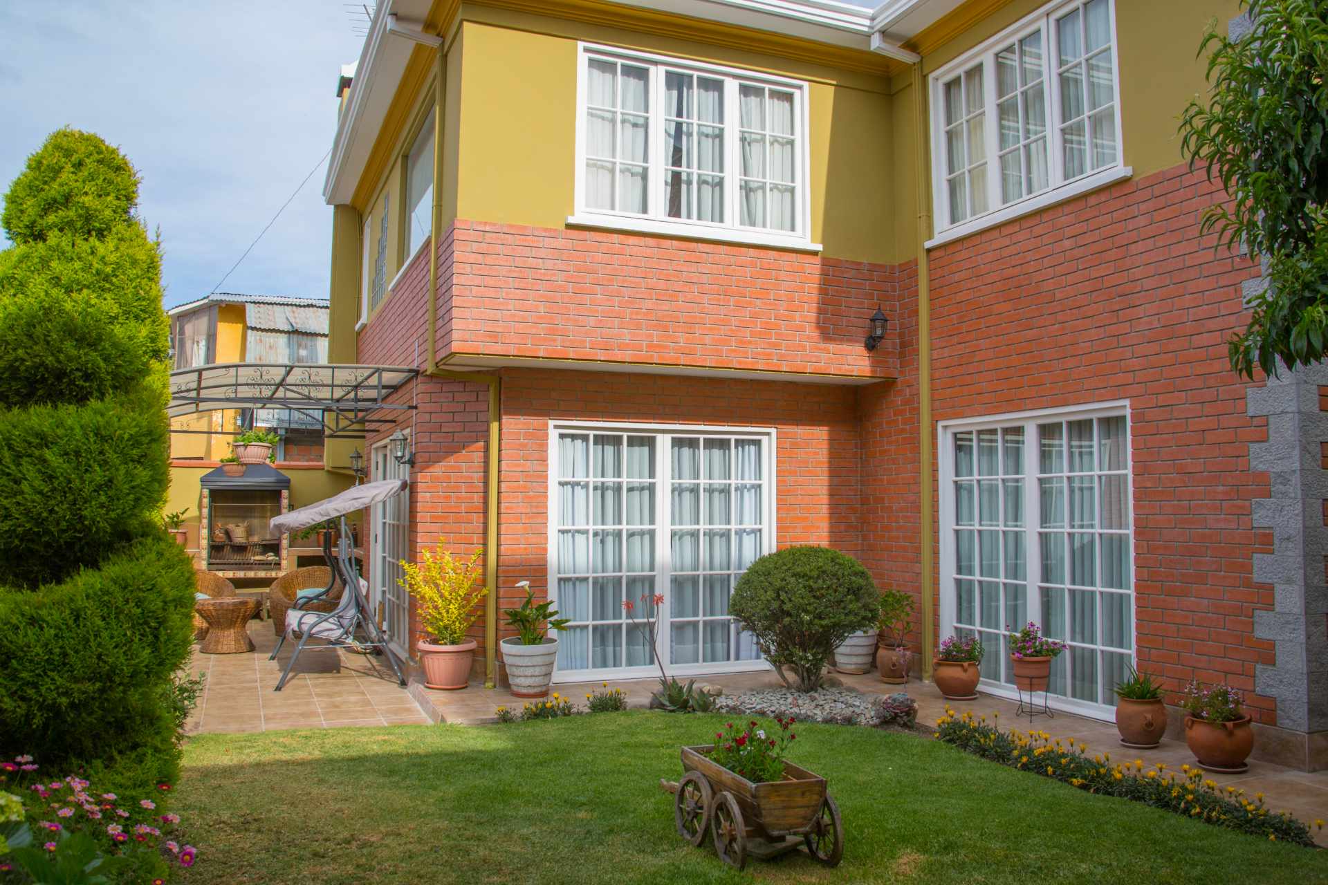 Casa en Auquisamaña en La Paz 5 dormitorios 6 baños 2 parqueos Foto 8
