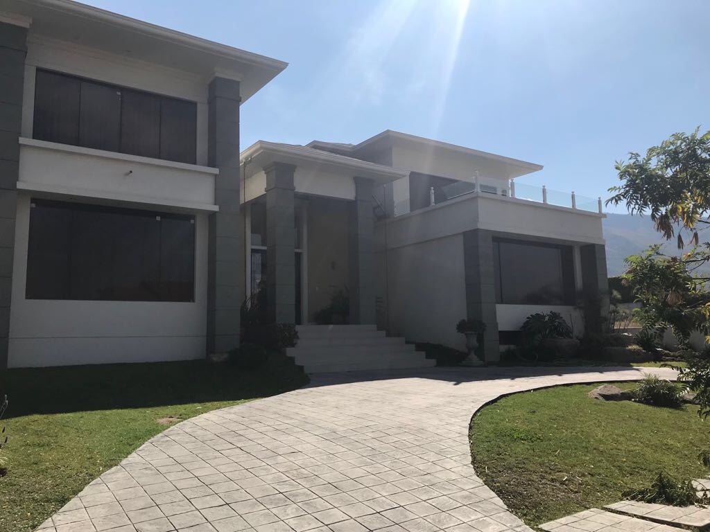 El Bosque | UltraCasas.com $us 595,000 [UC-546811]