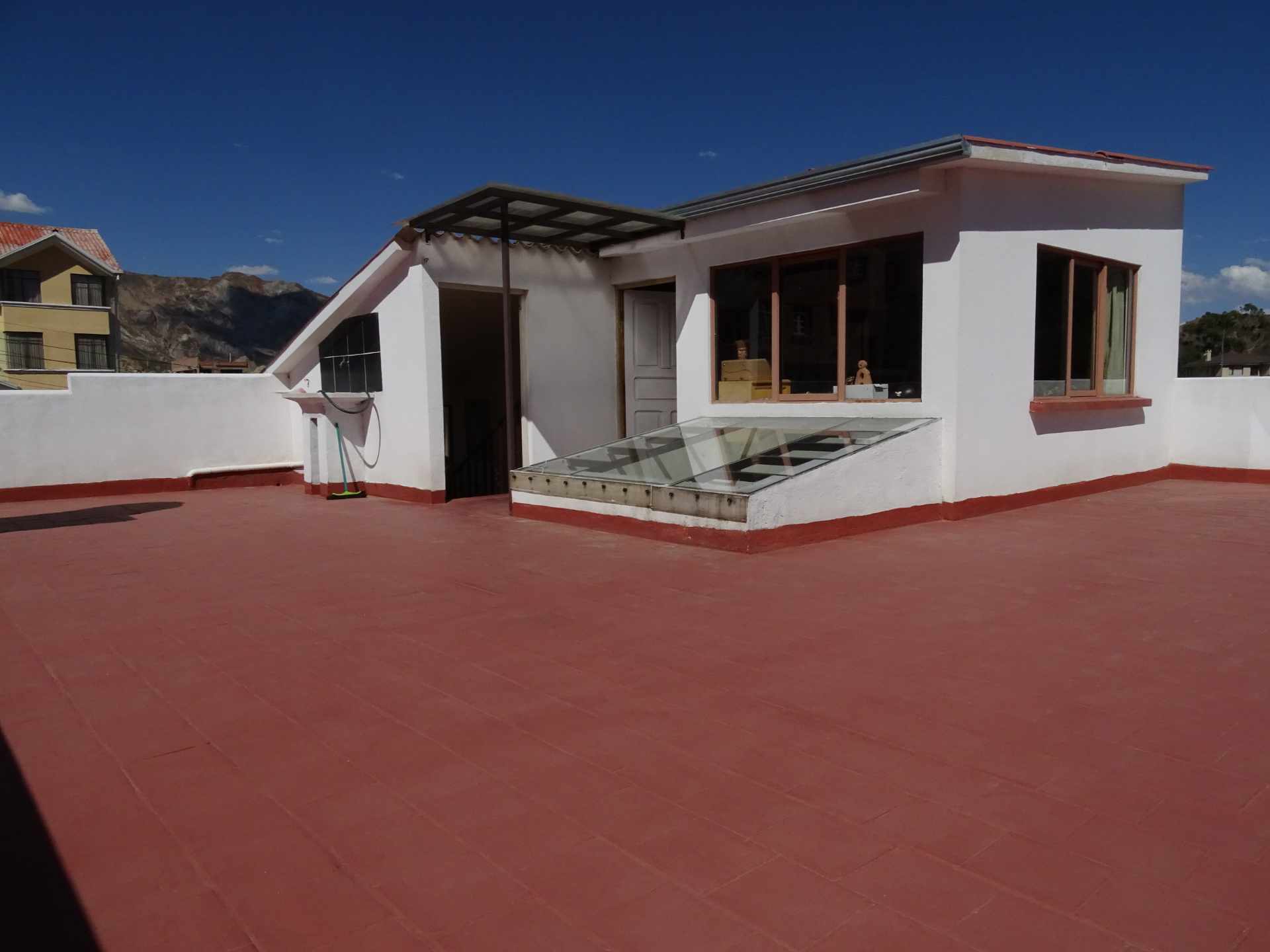 Casa en Mallasilla en La Paz 5 dormitorios 3 baños 2 parqueos Foto 8