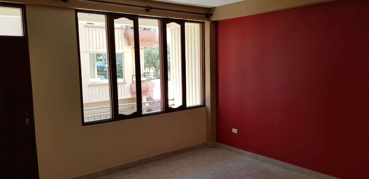 Departamento Av. Villazon km 5.5 acera sud. Sobre la avenida Foto 5