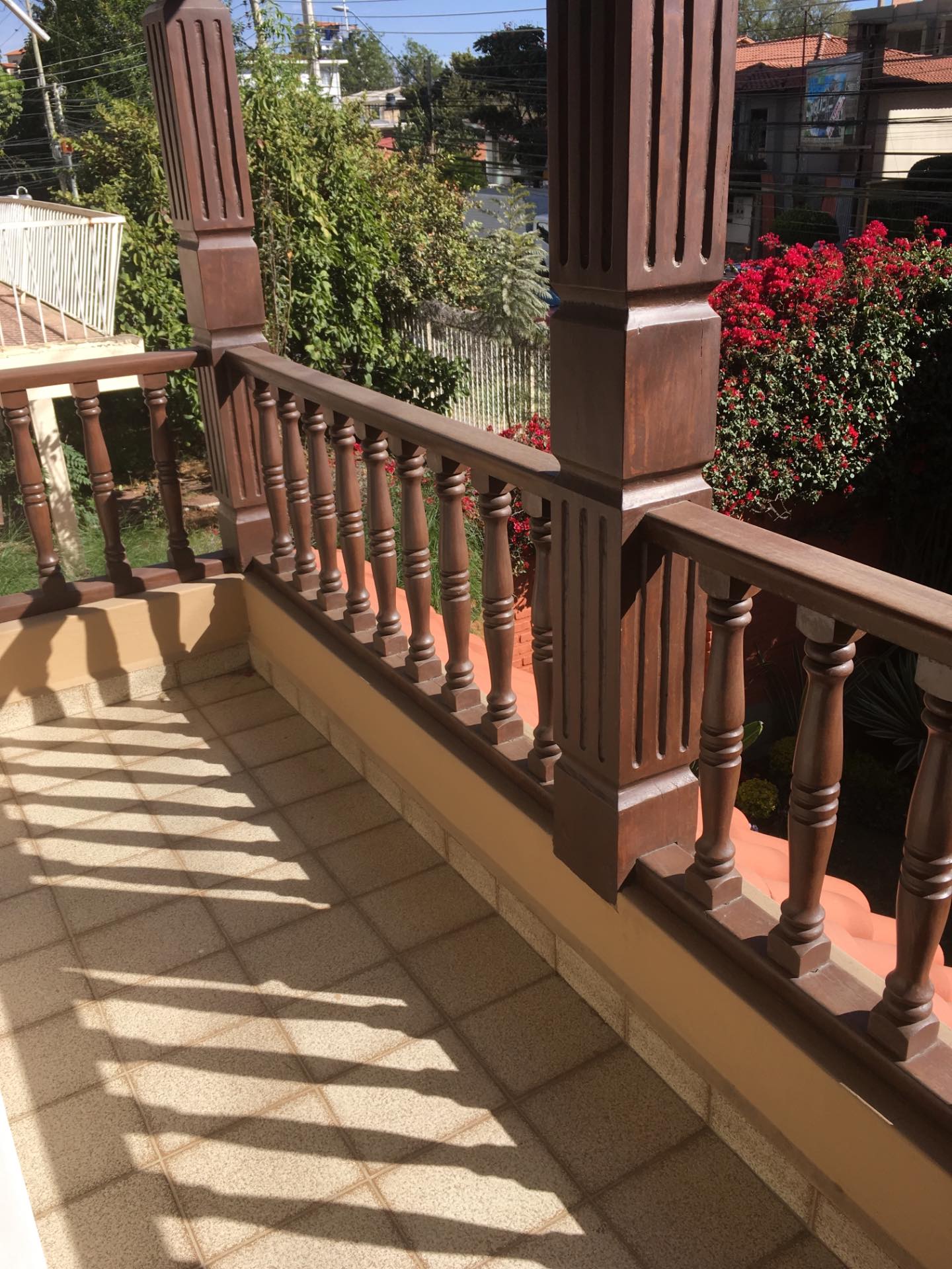 Casa en VentaAv. Villarroel y aniceto padilla 6 dormitorios 5 baños 3 parqueos Foto 4