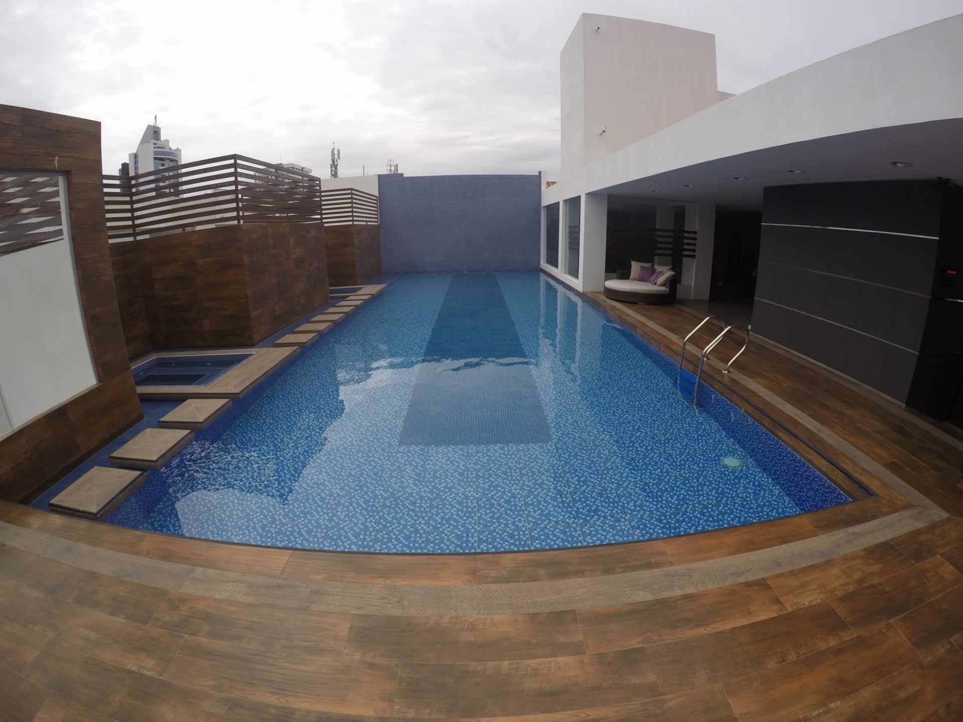Departamento en VentaCondominio Onix [Equipetrol Norte], Departamento monoambiente full amoblado de lujo en venta, con parqueo techado. [88000$us.] Foto 13