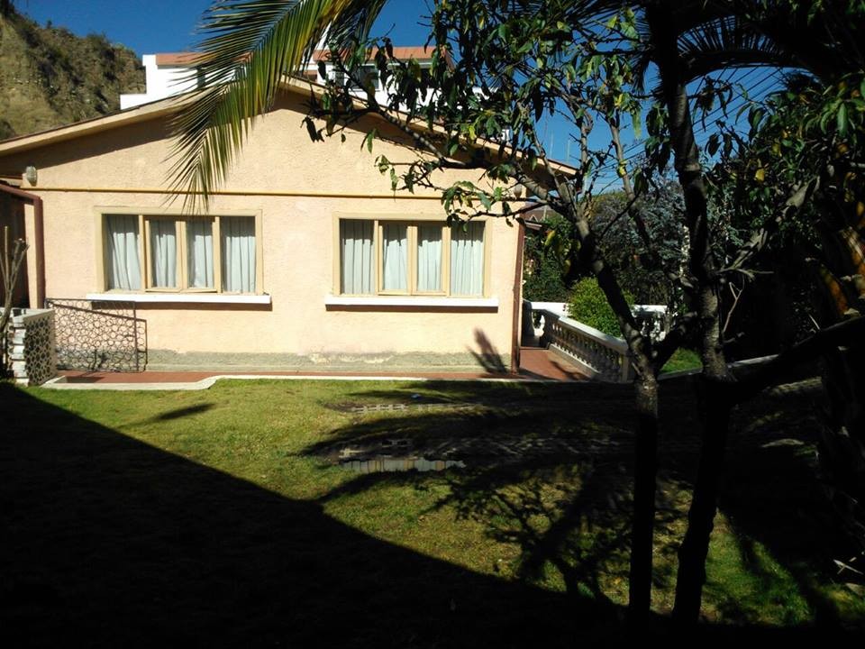 Casa en VentaAv. Principal, Jorge Muñoz Reyes, entre calles 6 y 7 Nº 36 5 dormitorios 4 baños 2 parqueos Foto 23