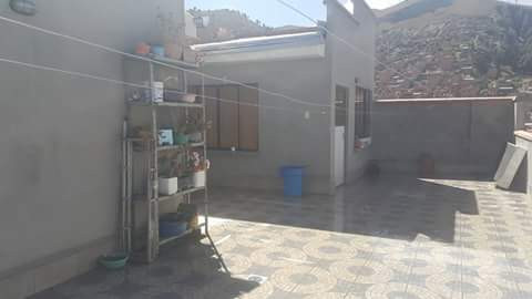 Casa en VentaCalle Tupac Katari N° 12034, Zona Alto Las Delicias a una cuadra de la Avenida Juan Jose Torrez (Periferica) Foto 4