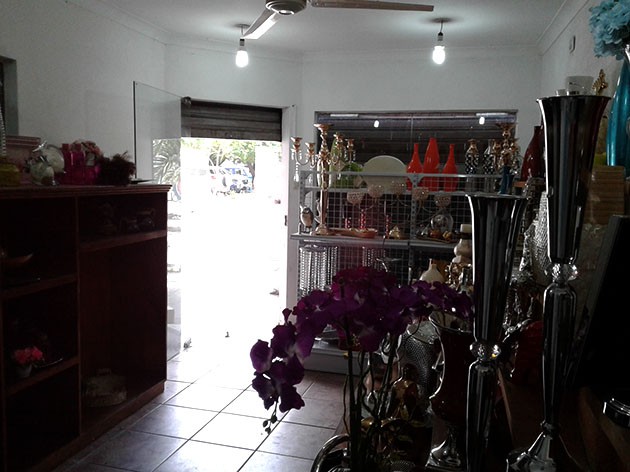 Local comercial en AlquilerPequeño local céntrico con cocineta  1 dormitorios 1 baños  Foto 3
