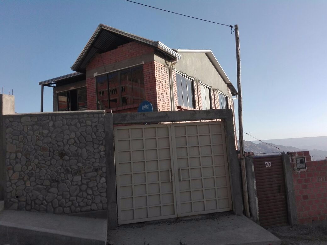 Casa en Cota Cota en La Paz 4 dormitorios 3 baños 2 parqueos Foto 4