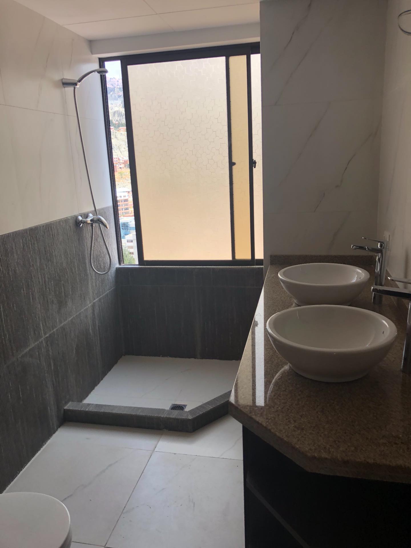 Departamento en Obrajes en La Paz 3 dormitorios 4 baños  Foto 4