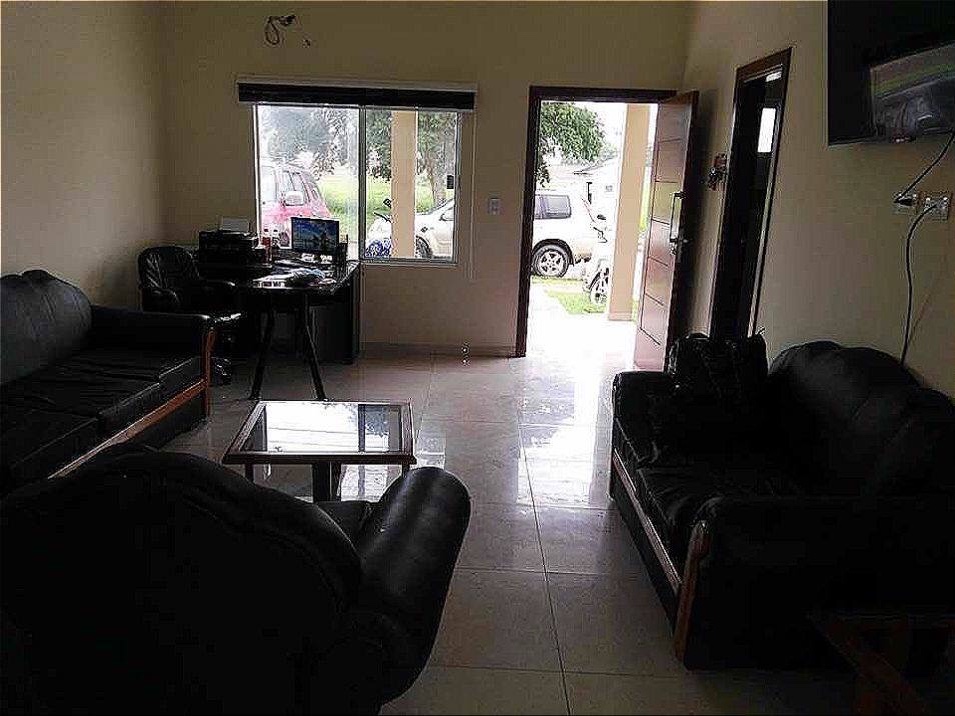 Casa en Carretera Norte en Santa Cruz de la Sierra 4 dormitorios 4 baños 3 parqueos Foto 2