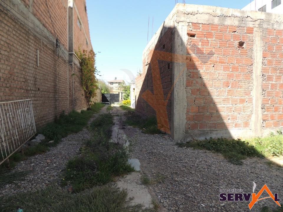 Casa en Sarco en Cochabamba 3 dormitorios 2 baños 8 parqueos Foto 7