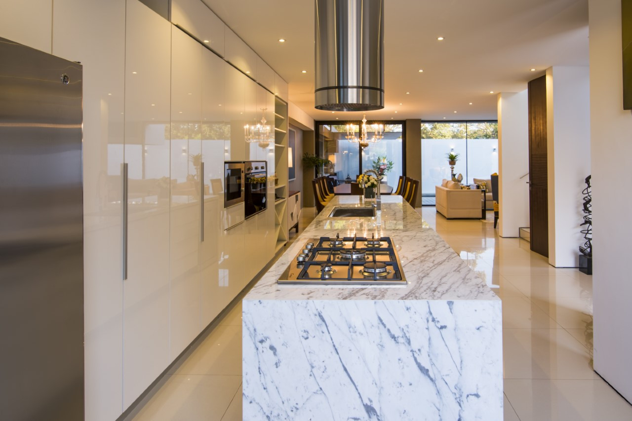 Casa en VentaA 300 mts del Ventura 3 dormitorios 4 baños 2 parqueos Foto 1