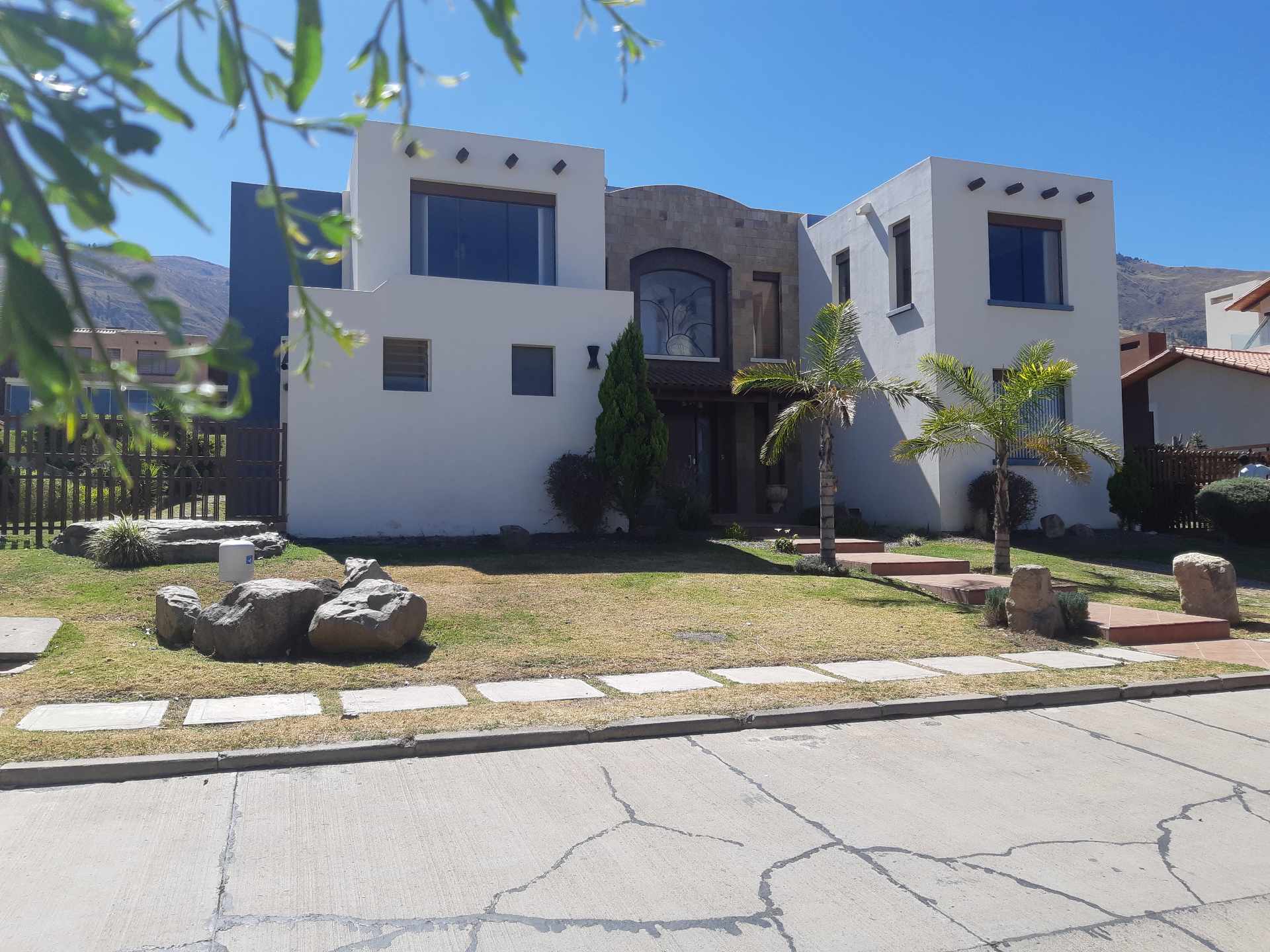 Casa en Villa Taquiña en Cochabamba 5 dormitorios 5 baños 3 parqueos Foto 13