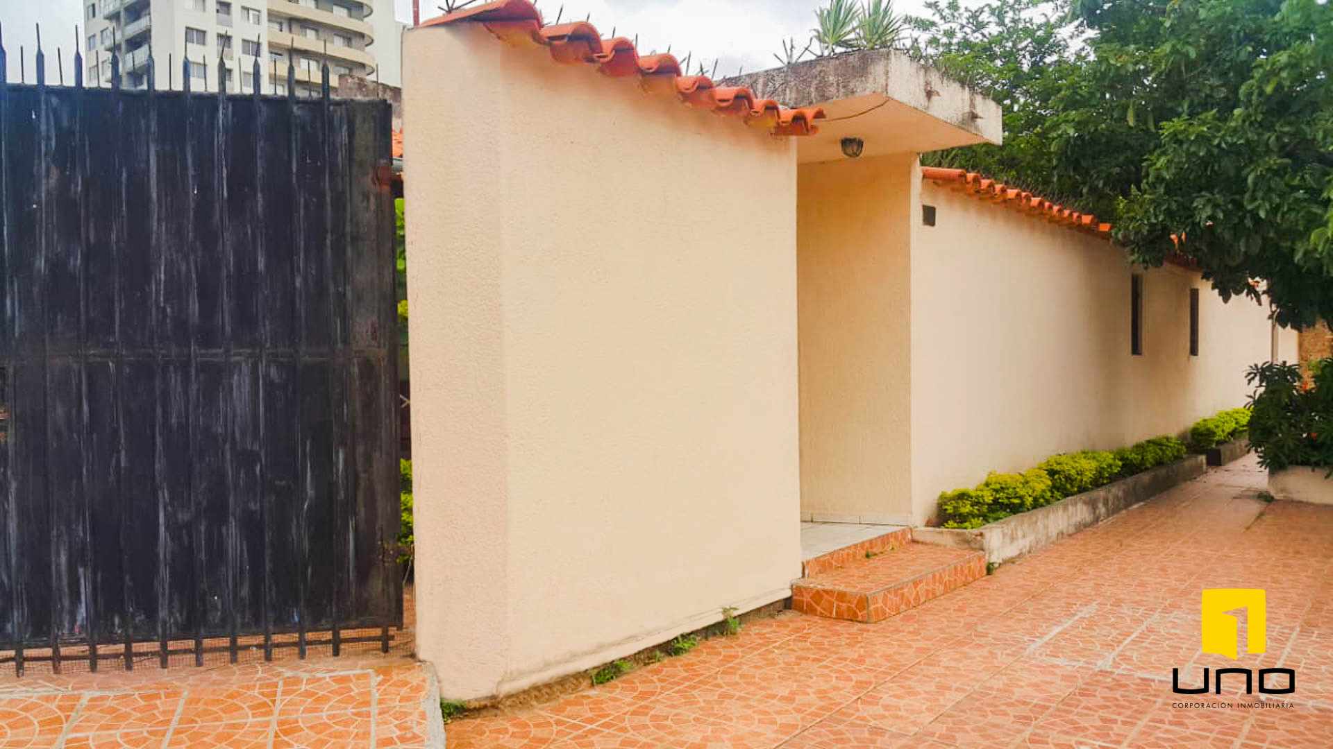 Casa Av Paragua vendo casa en esquina entre 2do y 3er anillo Foto 9