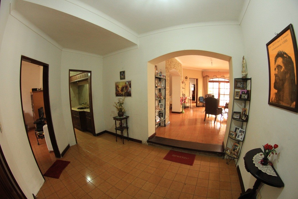 Casa en Barrio Urbari en Santa Cruz de la Sierra 4 dormitorios 4 baños 4 parqueos Foto 17