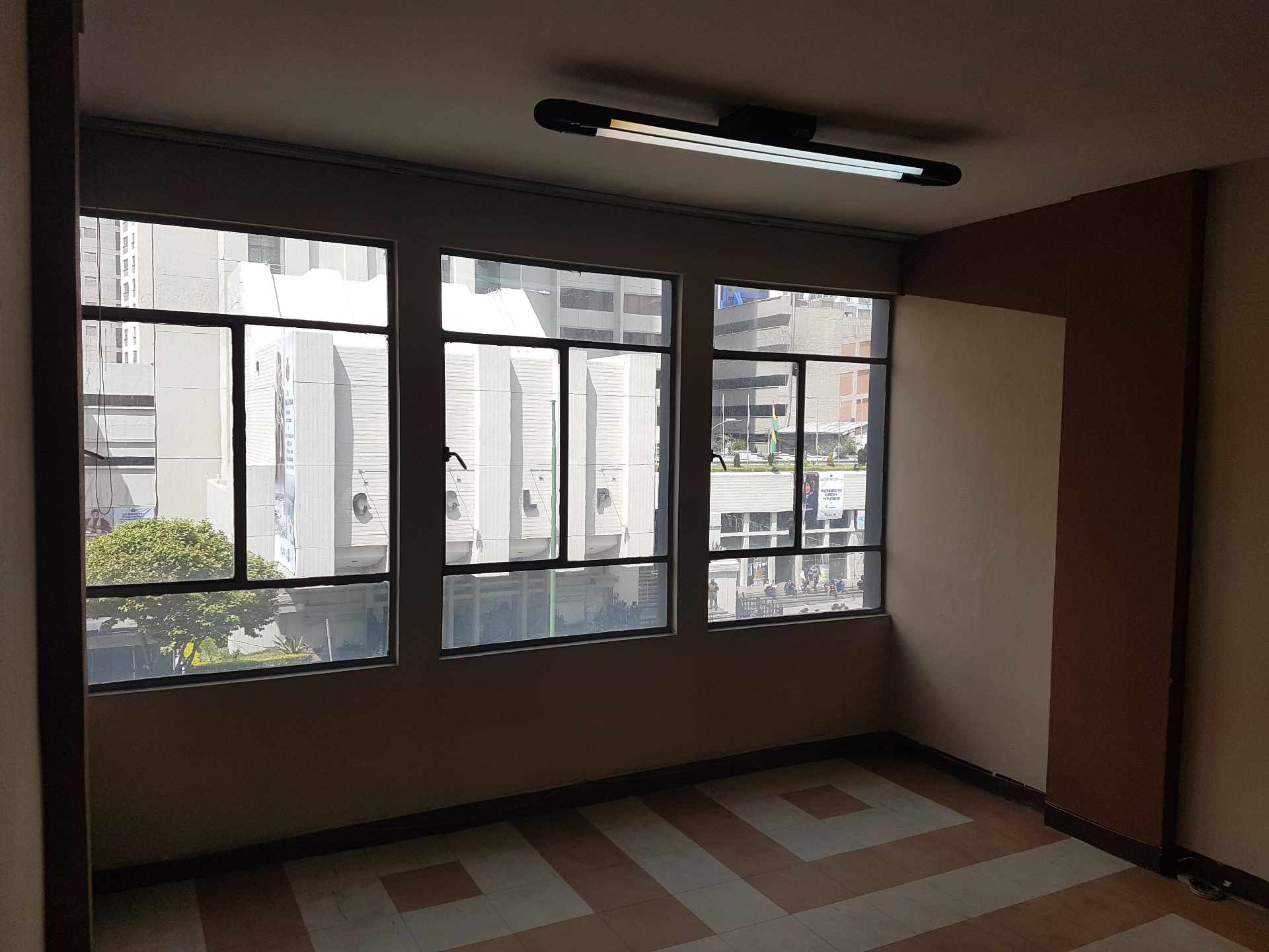 Oficina en AnticréticoAv. Mariscal Sta. Cruz Nº 1285 Edificio Bolivar  pIso 3 of. 302 Foto 6