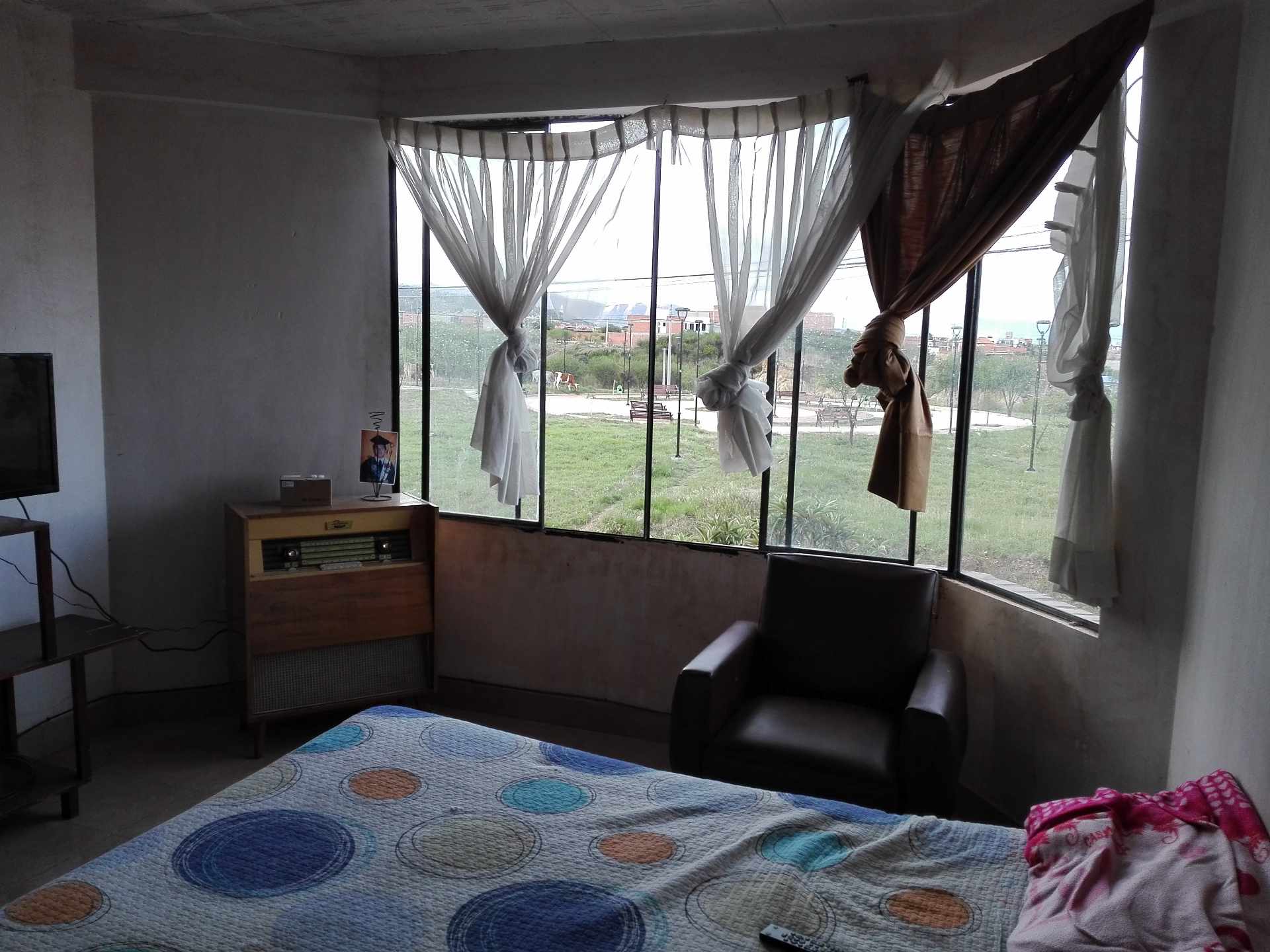 Casa en SENAC en Tarija 5 dormitorios 5 baños 3 parqueos Foto 9