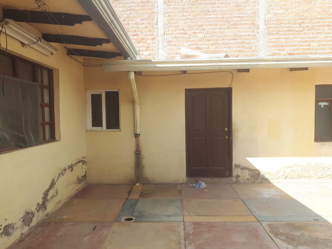 Casa en VentaAv. Victor Ustariz, sumumpaya sud 10 dormitorios 2 baños 5 parqueos Foto 6